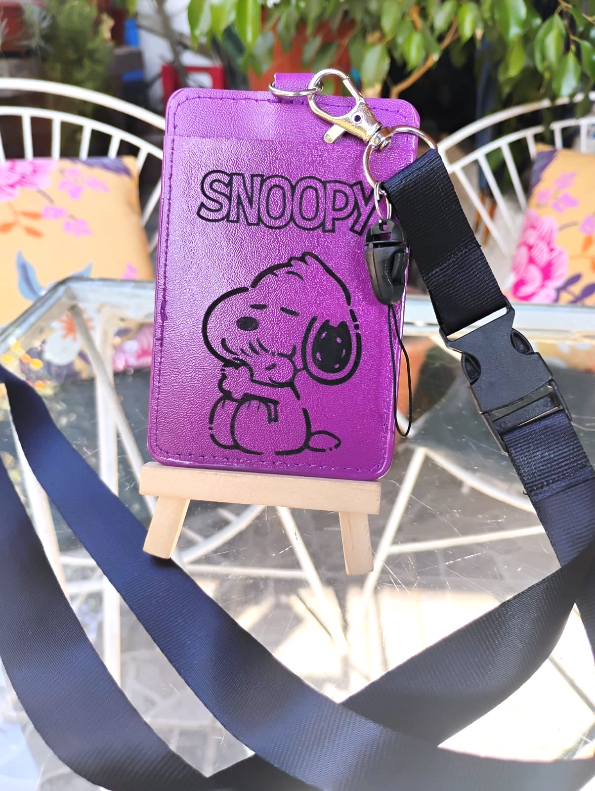 Snoopy- portacredencial cuero